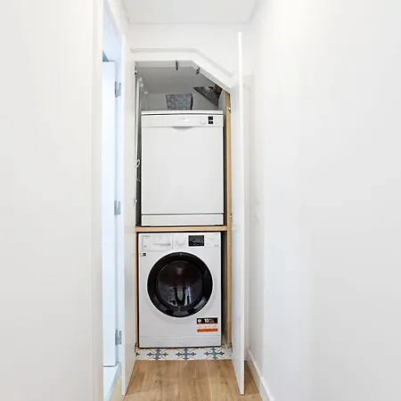 Urban House By Lovelystay Apartman Porto