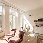 Lägenhet Urban House By Lovelystay Oporto