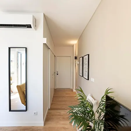 Urban House By Lovelystay Apartmán Porto
