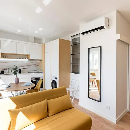 Urban House By Lovelystay Apartmán