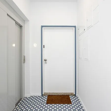 Urban House By Lovelystay Appartement