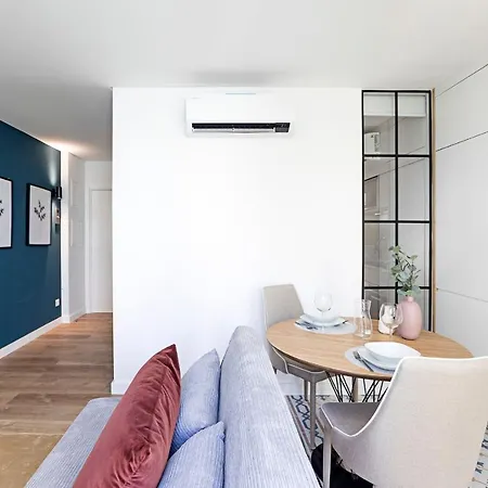 Urban House By Lovelystay Apartmán *