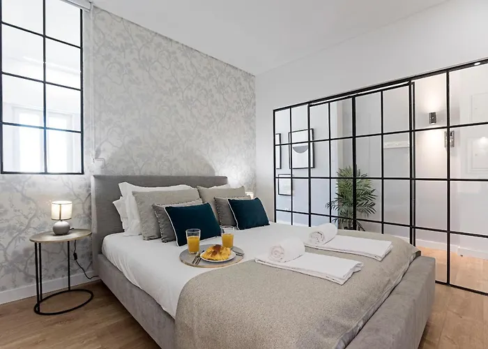 Urban House By Lovelystay Porto