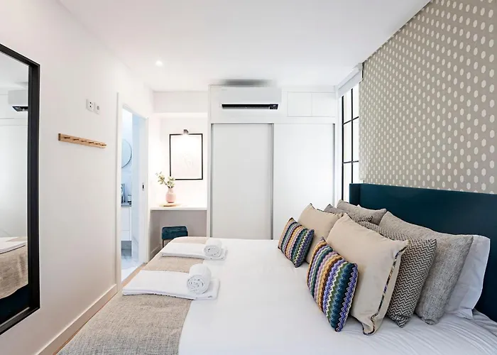 Urban House By Lovelystay Apartmán