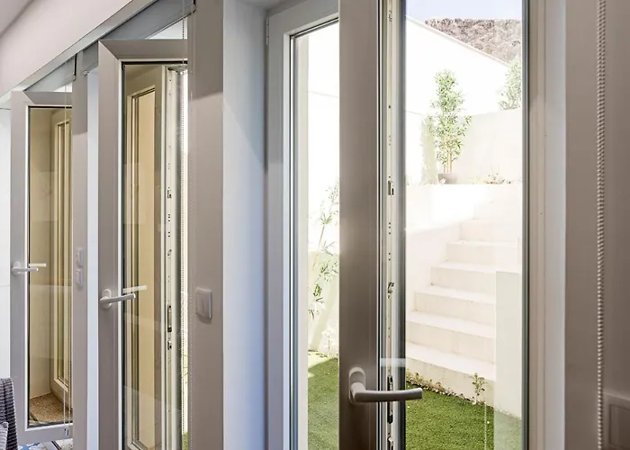 Urban House By Lovelystay Daire *