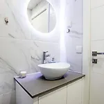 Urban House By Lovelystay Porto