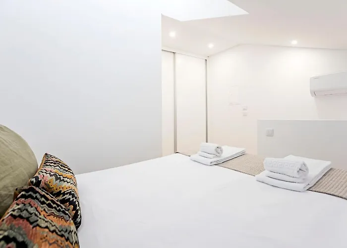 Urban House By Lovelystay