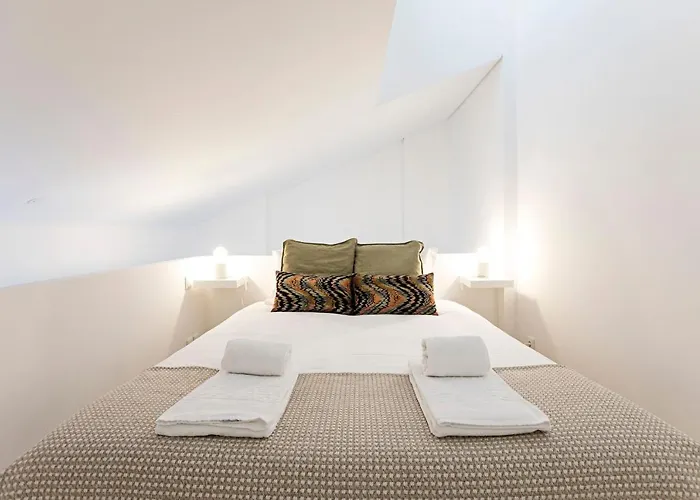 Urban House By Lovelystay