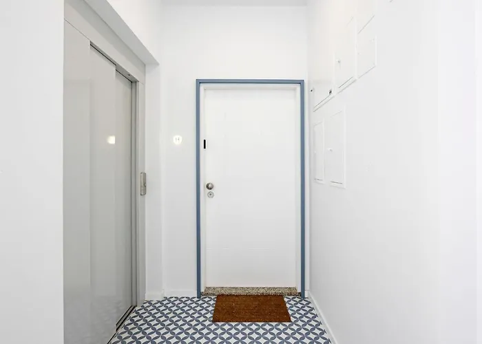 Urban House By Lovelystay Apartment