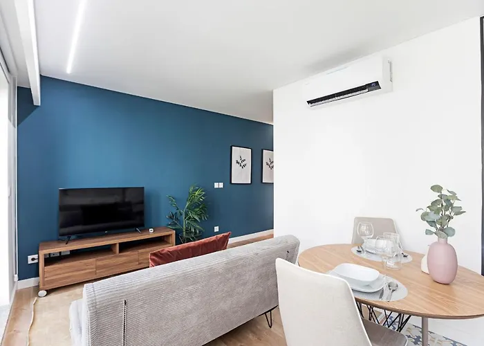 公寓 Urban House By Lovelystay *