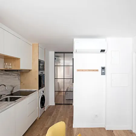 Urban House By Lovelystay דירה פורטו