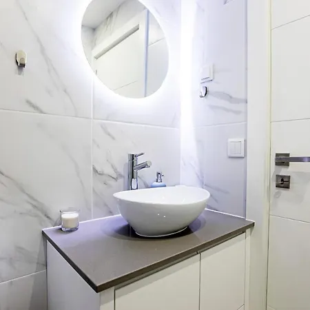 Urban House By Lovelystay Porto