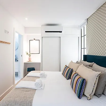 Urban House By Lovelystay Apartman